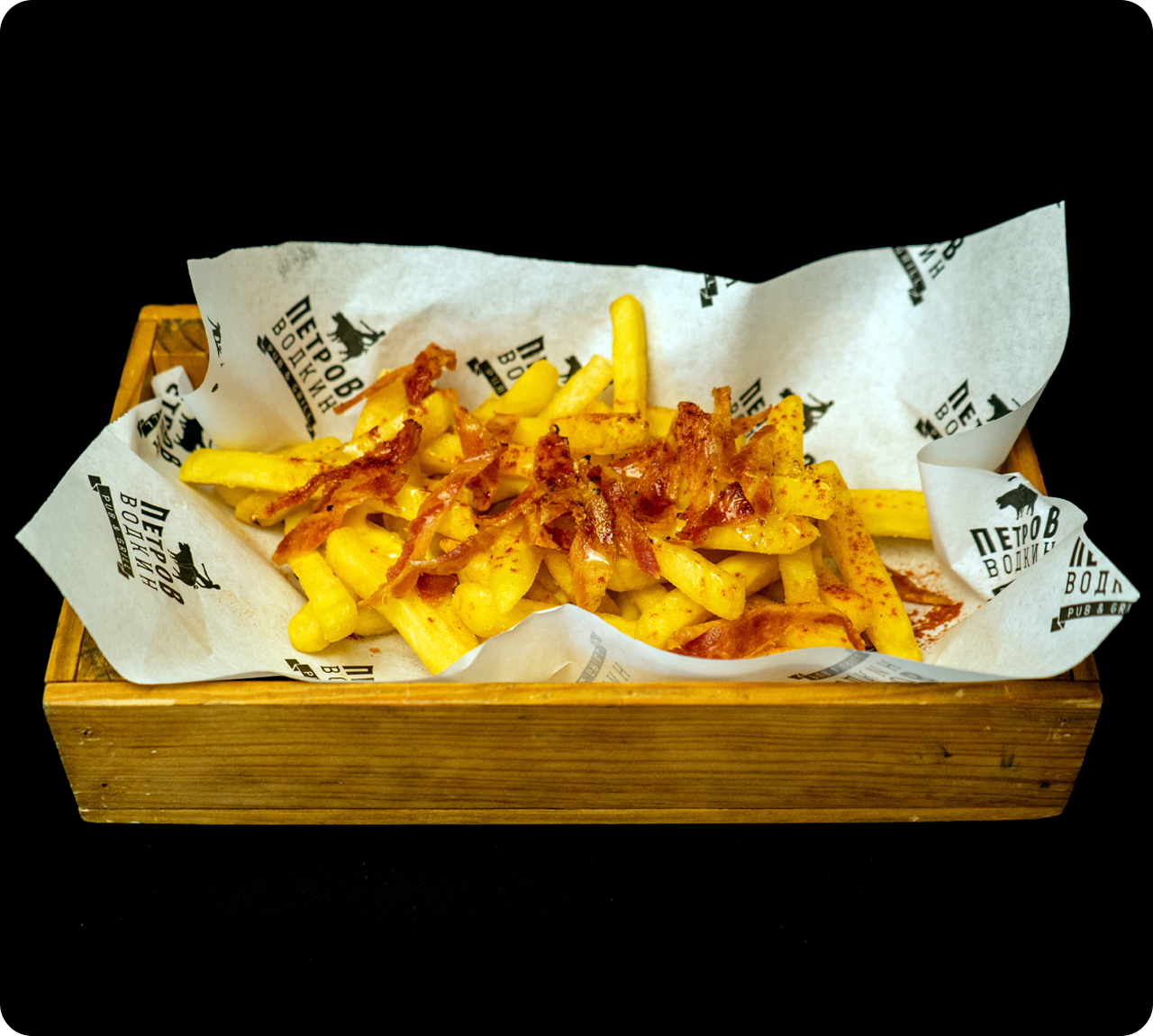 ФРІ&ЧІЗ З БЕКОНОМ ТА СИРНИМ СОУСОМ